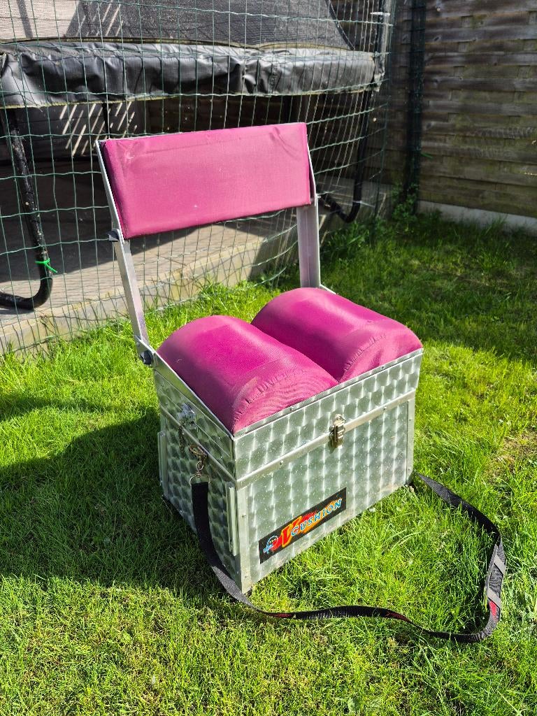 Visbak met veel materiaal erin, Ophalen, Zo goed als nieuw