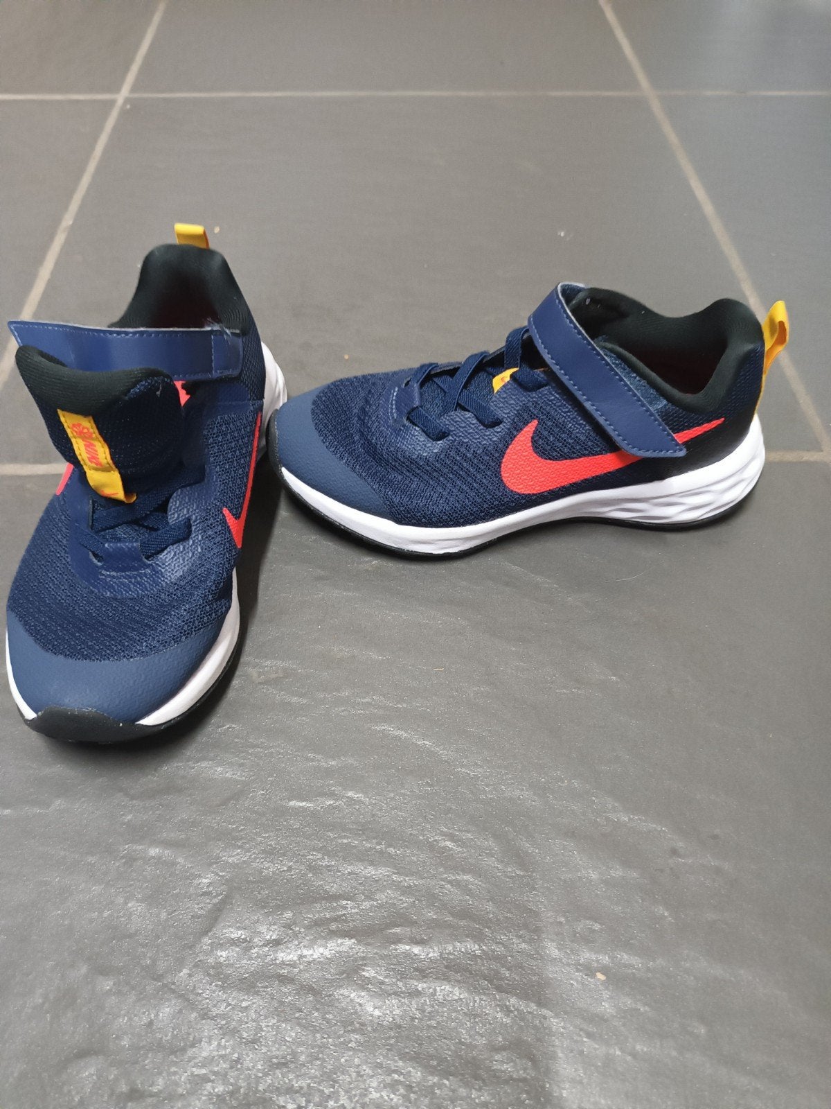 nike sportschoenen, Ophalen, NIKE, Sportschoenen, Zo goed als nieuw