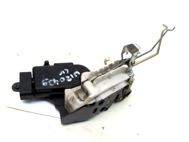 BARRE DE SERRURE DE PORTE AVANT GAUCHE Suzuki, Dhr. M. Roggen, Stadsweg 37 37
9917 PV  WIRDUM GR., NL, Suzuki, Utilisé