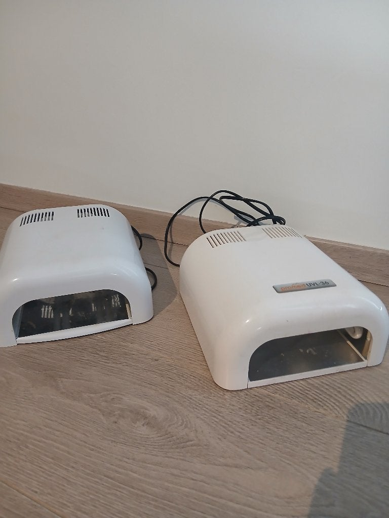 UV lampen nagelstudio, Elektronische apparatuur, Persoonlijke Verzorgingsapparatuur, Ophalen, Zo goed als nieuw