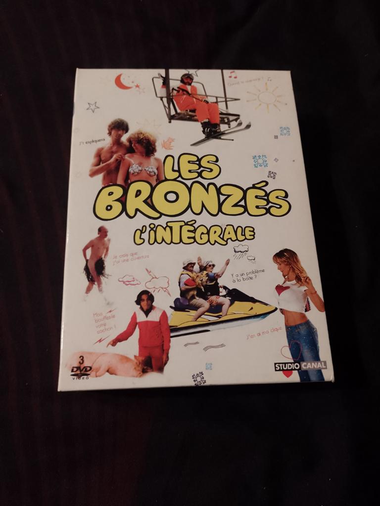 Te koop in een dvd-box de complete Les Bronzés, Cd's en Dvd's, Dvd's | Komedie, Zo goed als nieuw, Actiekomedie, Vanaf 12 jaar