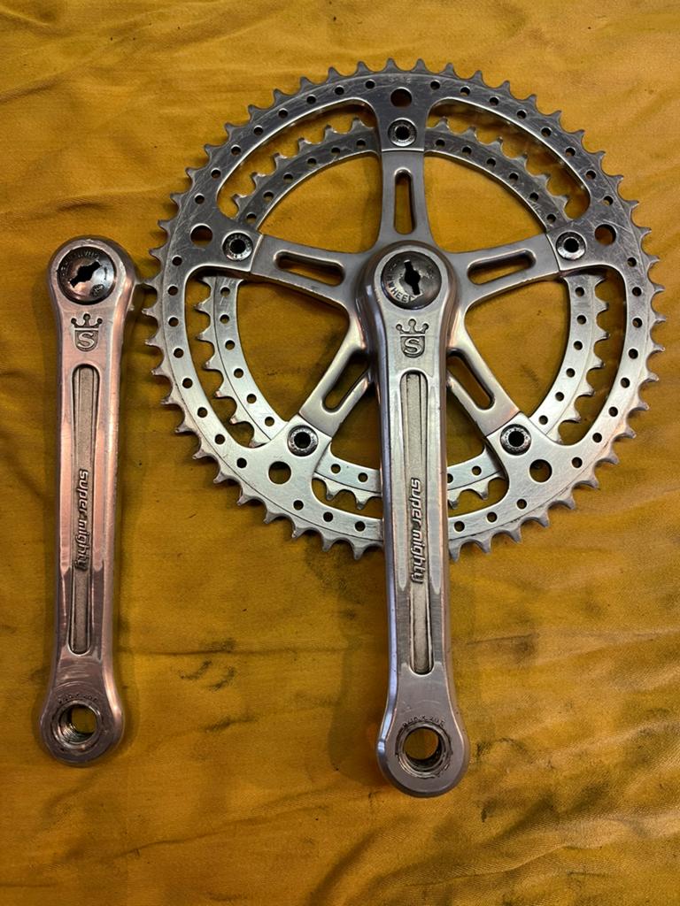 Sugino super mighty, Vélos & Vélomoteurs, Vélos Pièces, Pédalier ou Pédales, Enlèvement ou Envoi, Comme neuf, Aluminium