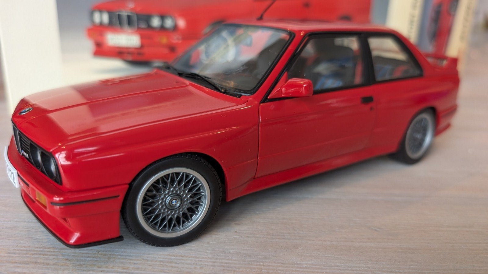 AUTOart 70561 BMW E30 M3 Sport Evolution, red, Enlèvement ou Envoi, Comme neuf, Voiture, Autoart