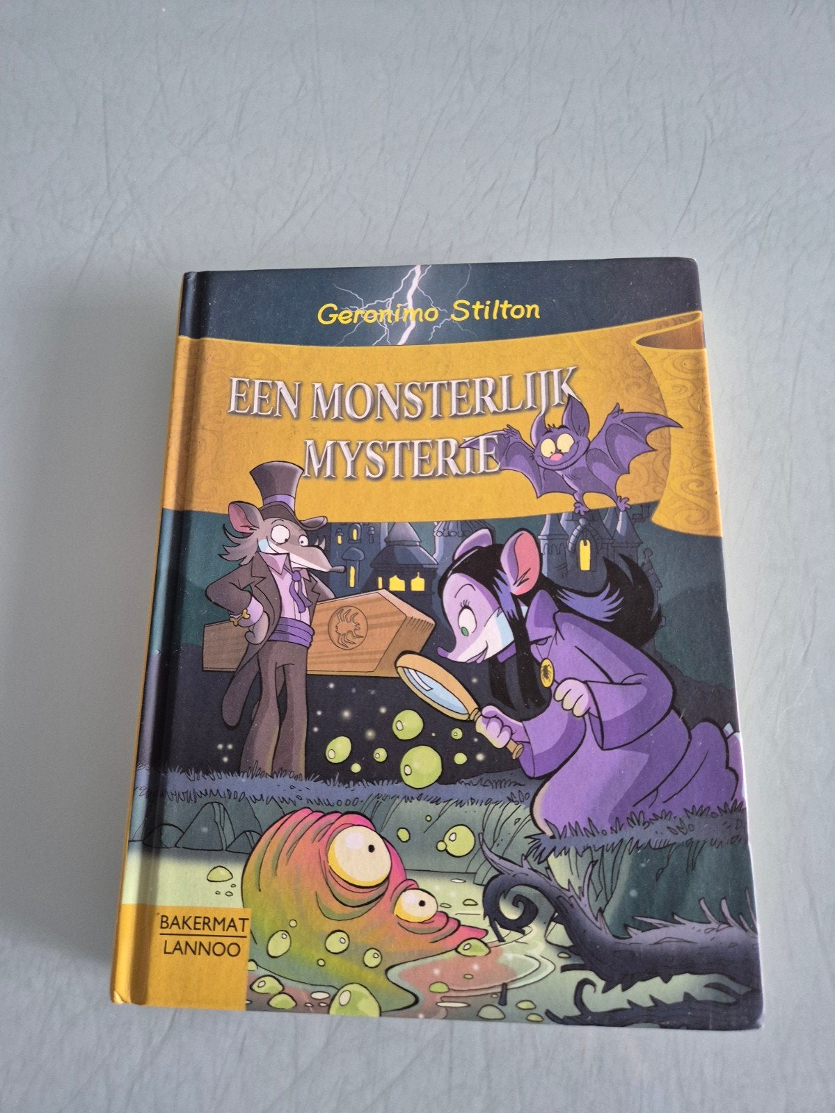 een monsterlijk mysterie- Geronimo Stilton, Ophalen of Verzenden, Zo goed als nieuw, Geronimo Stilton, Non-fictie