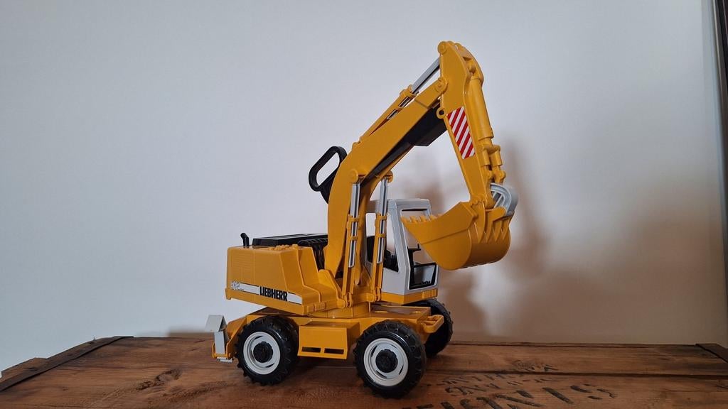 Liebherr graafmachine, Ophalen