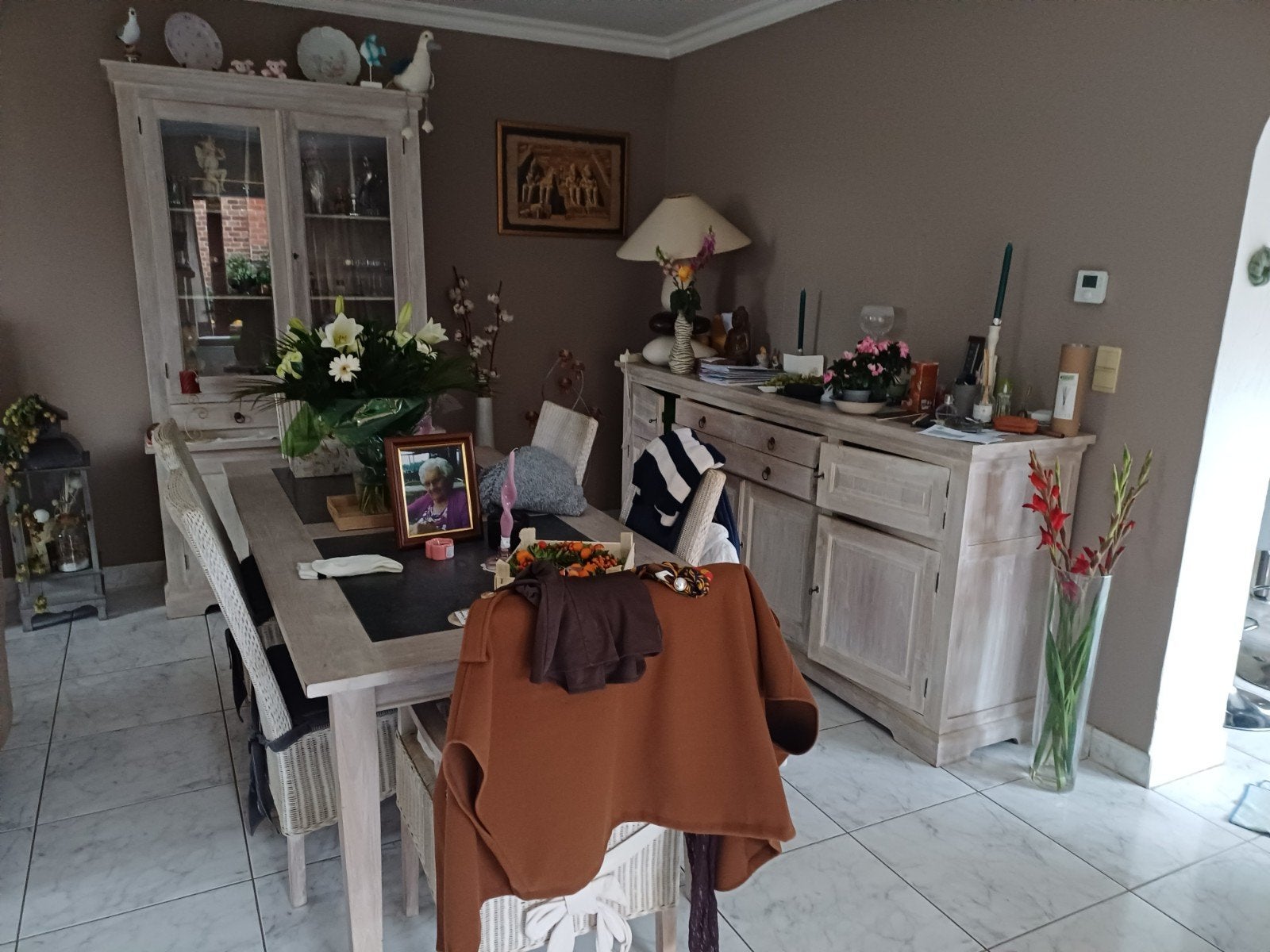 volledige eetkamer in hout beige, Huis en Inrichting, Ophalen, Gebruikt, Landelijk, 4 tot 6 stoelen