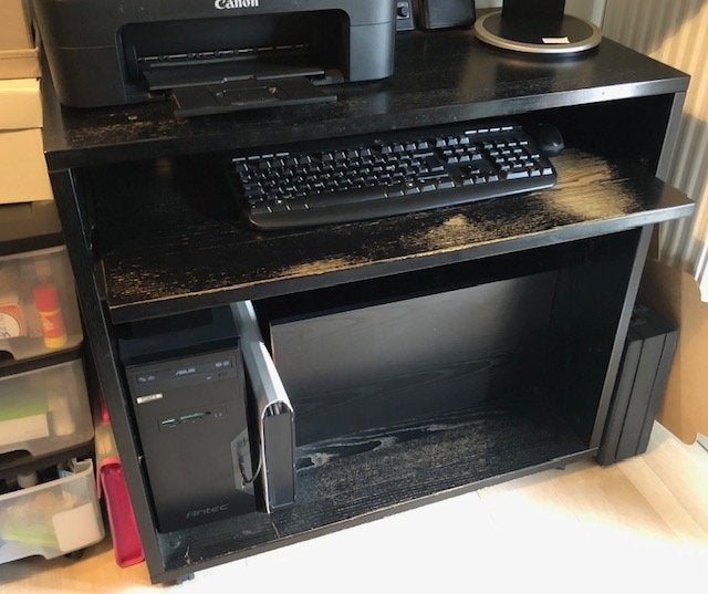 GRATIS computertafel op wieltjes met gebruikssporen, Ophalen, Gebruikt
