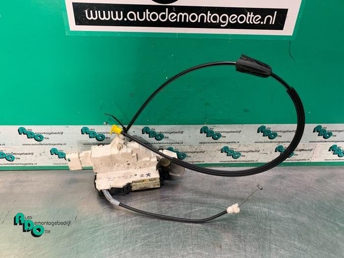Serrure portière mécanique 2portes gauche d'un Citroen C4, Autos : Pièces & Accessoires, -, 3 mois de garantie, Utilisé, -