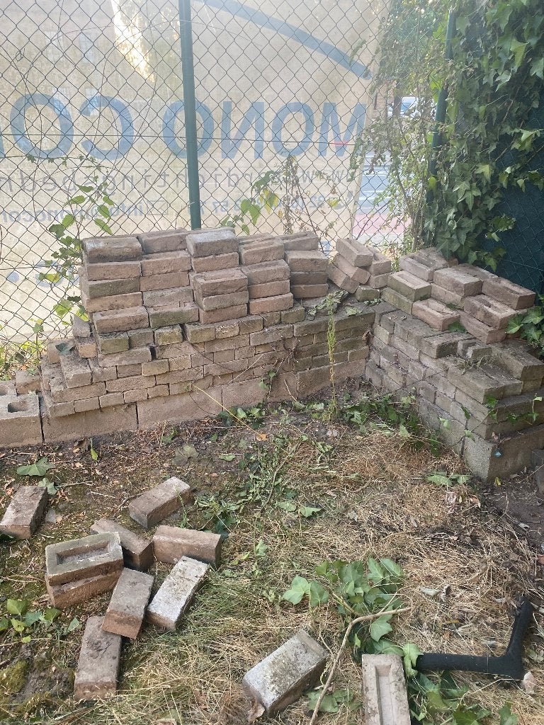 Gratis Gratis klinkers, trommelstenen etc, Tuin en Terras, Tegels en Klinkers, Ophalen, Gebruikt, Overige typen, 10 m² of meer