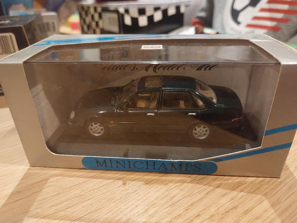 Minichamps Ford Scorpio Saloon 1995 green met 1/43, Ophalen of Verzenden, Nieuw, Auto, MiniChamps