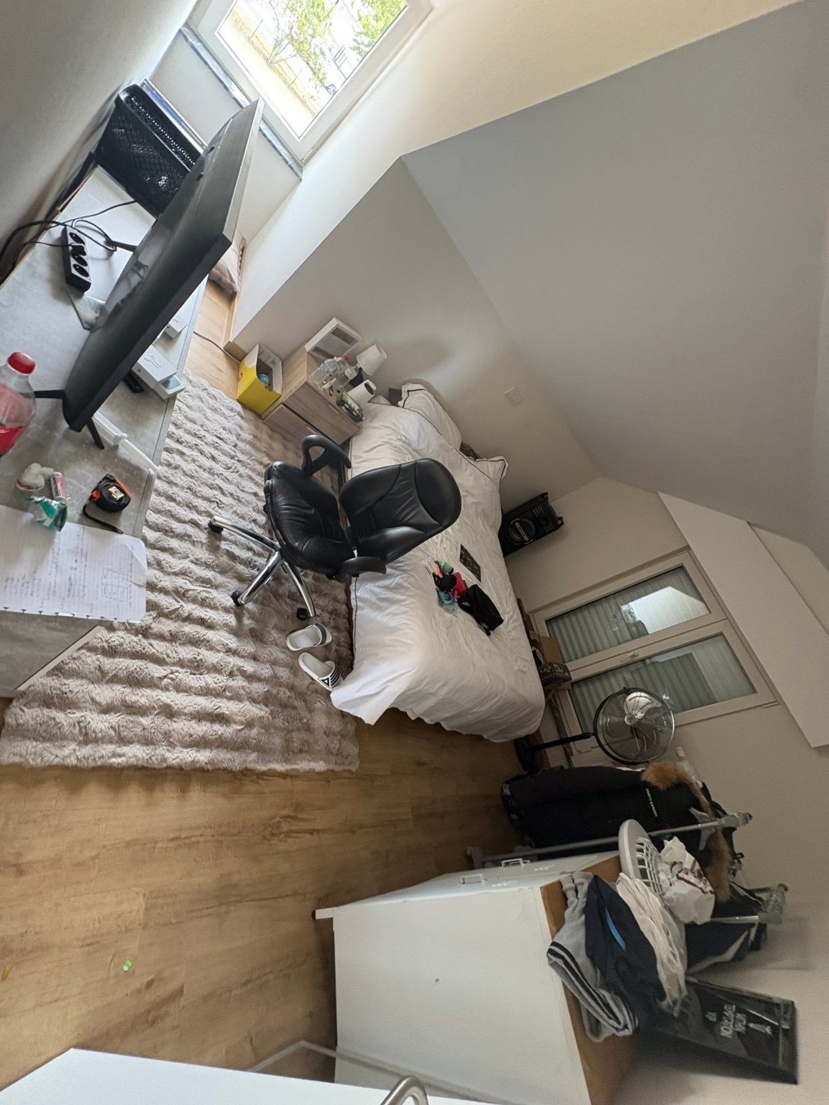 Chambre moderne, Enlèvement