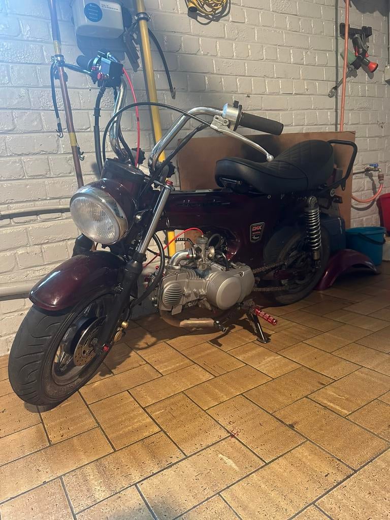 Dax a klasse, Vélos & Vélomoteurs, Vélomoteurs & Scooters bridés, Comme neuf, Enlèvement