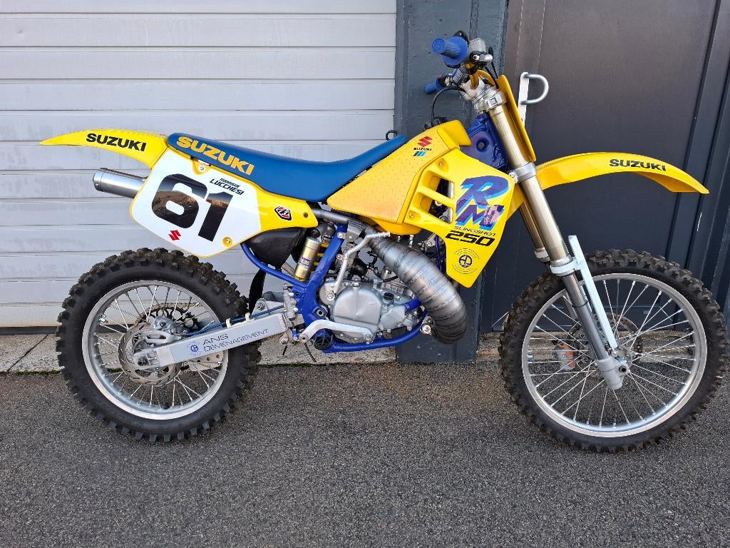suzuki rm 250, Moto de cross, 12 à 35 kW, 1 cylindre, Manuelle