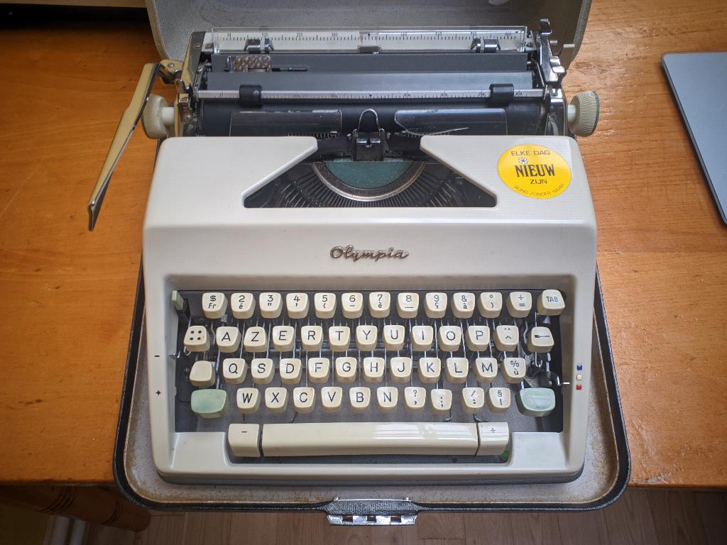 Olympia SM9 typemachine, Enlèvement, Comme neuf