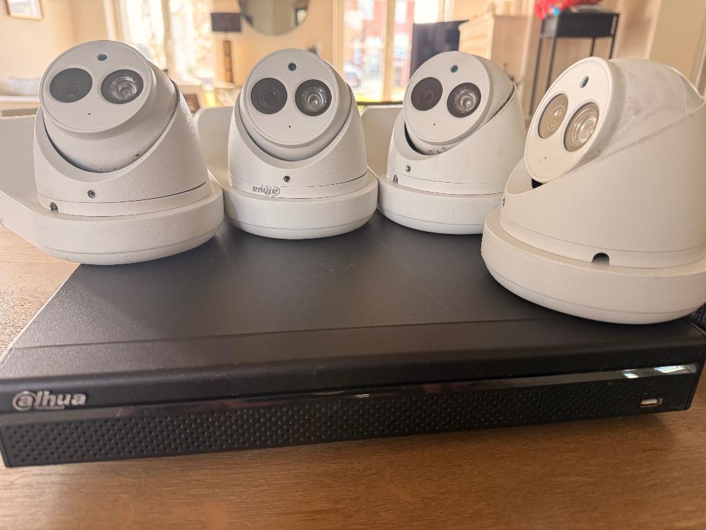 Lot de 4 caméras filaires "Alhua"  + enregistreur, TV, Hi-fi & Vidéo, Caméras de surveillance, Enlèvement, Comme neuf, Caméra extérieure