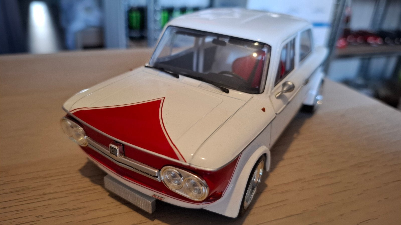 voiture miniature 1 18, Hobby & Loisirs créatifs, Enlèvement ou Envoi, Comme neuf, Voiture, Revell