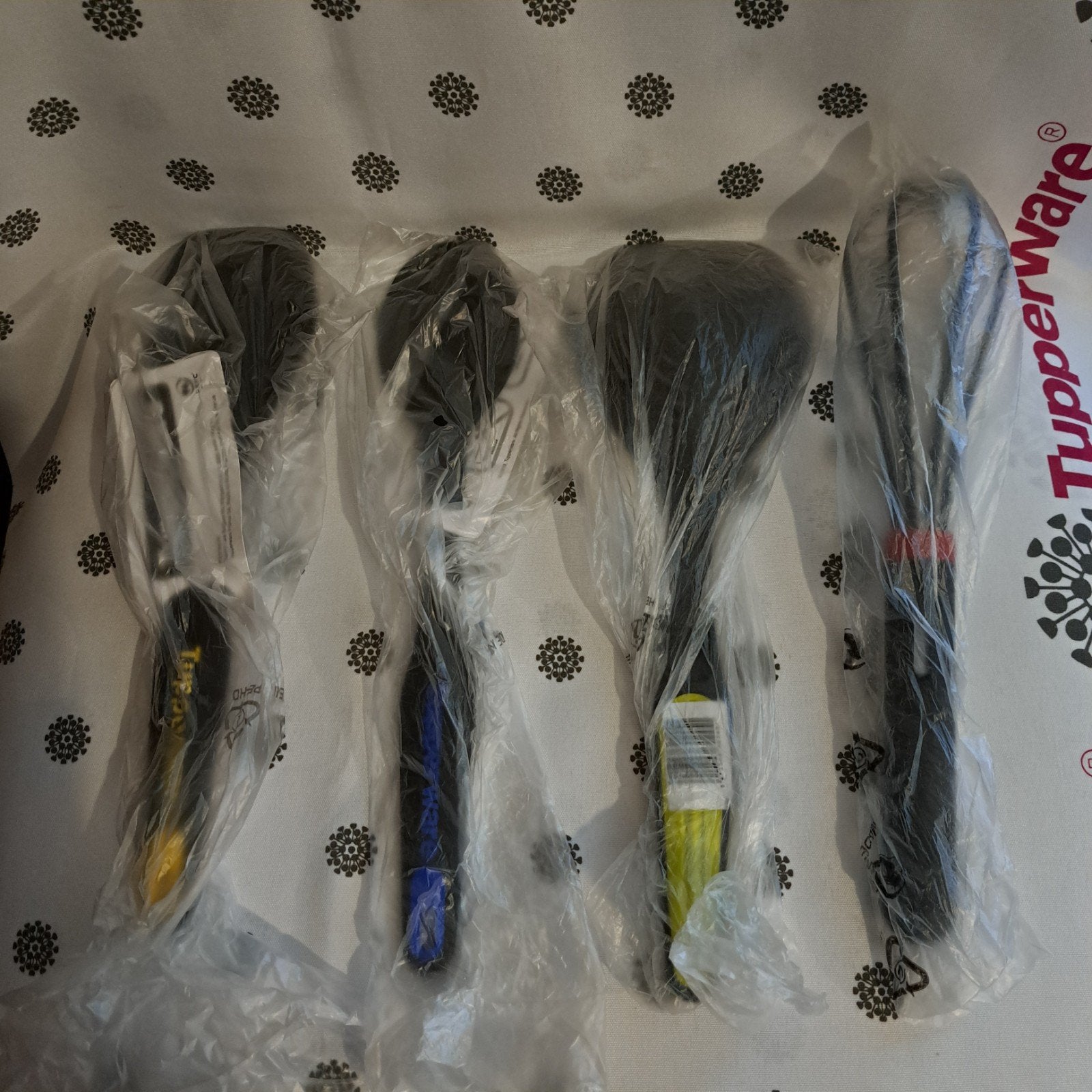 Tupperware 4 nieuwe keukenhulpjes, Huis en Inrichting, Keuken | Tupperware, Ophalen of Verzenden, Nieuw