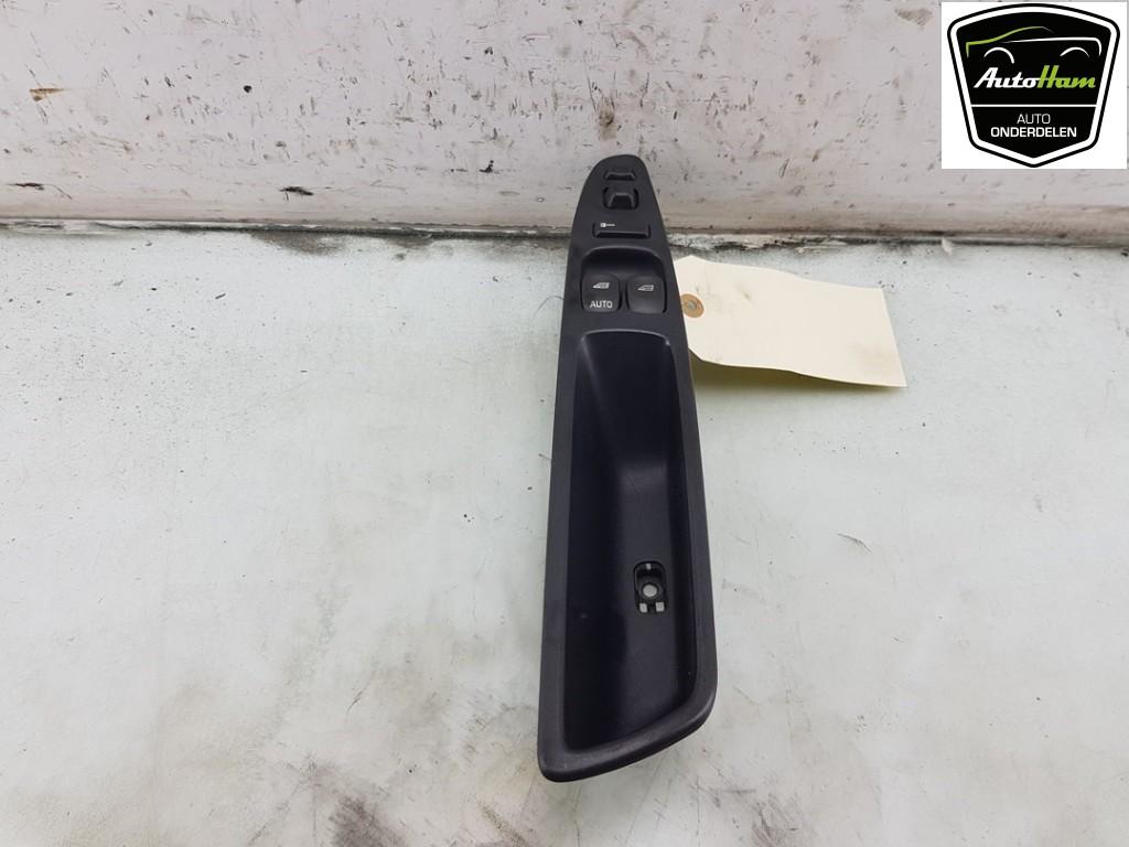 RAAMSCHAKELAAR Volvo V40 (VW) (|30889749|30887852|), Dhr. J. Ham, Gebruikt, Administratie@autoham.nl, Volvo