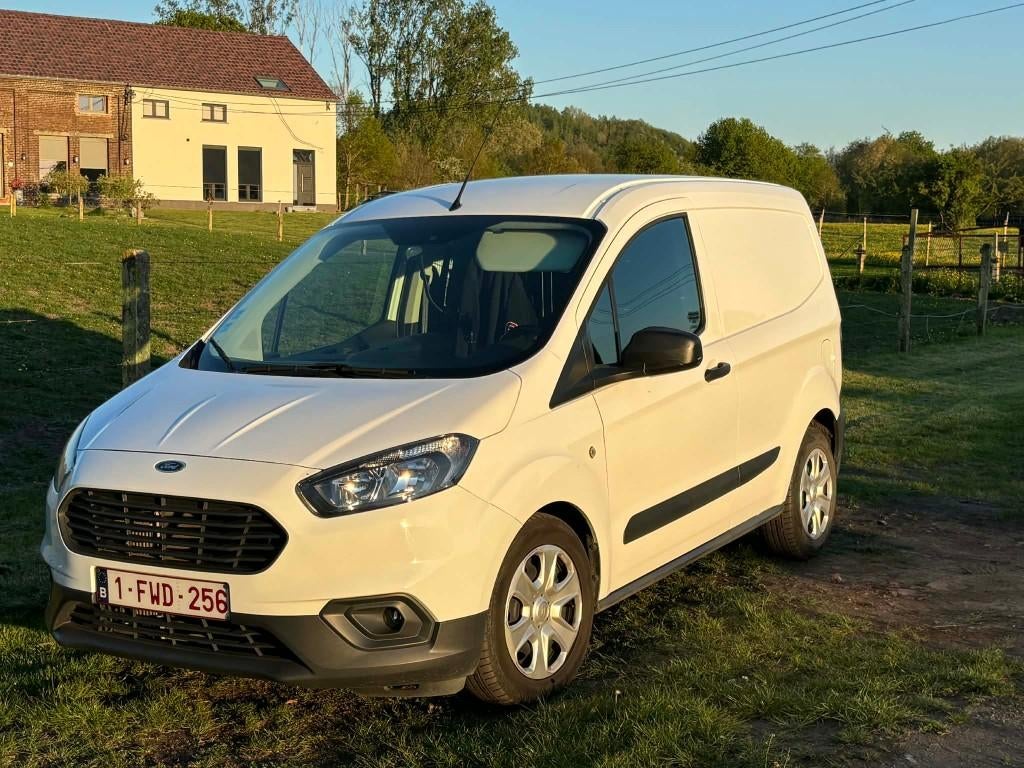 Ford Transit Courier essence – 2023 – 35 000 km, Autos, Achat, Boîte manuelle, Particulier, 154 g/km