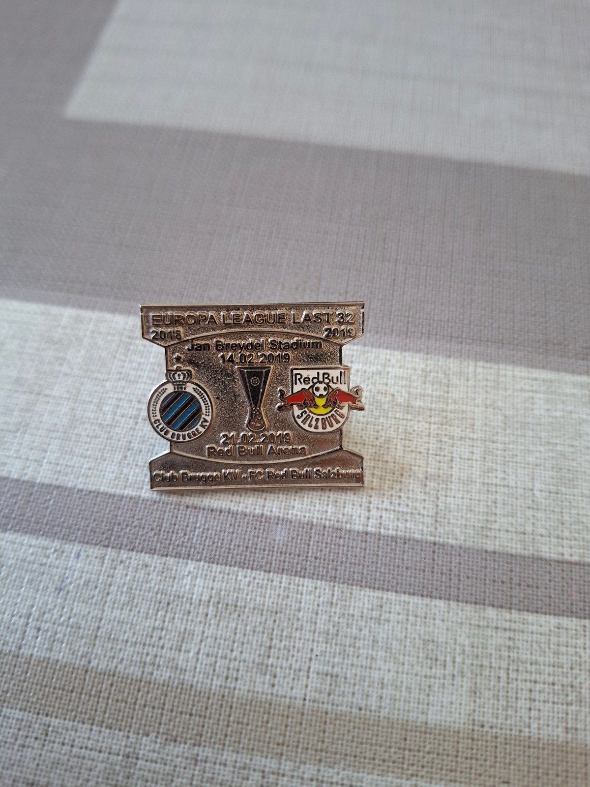 Pin Club Bruges Red Bull Leipzig 2019, Collections, Enlèvement ou Envoi