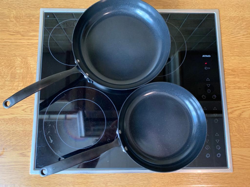 2 brabantia pannen, Huis en Inrichting, Ophalen, Zo goed als nieuw