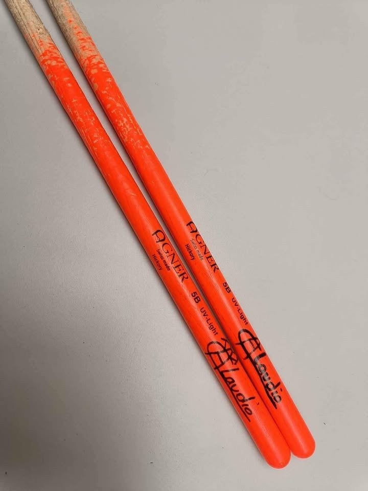 Gesigneerde drumstokken Oscar & The Wolf, Ophalen