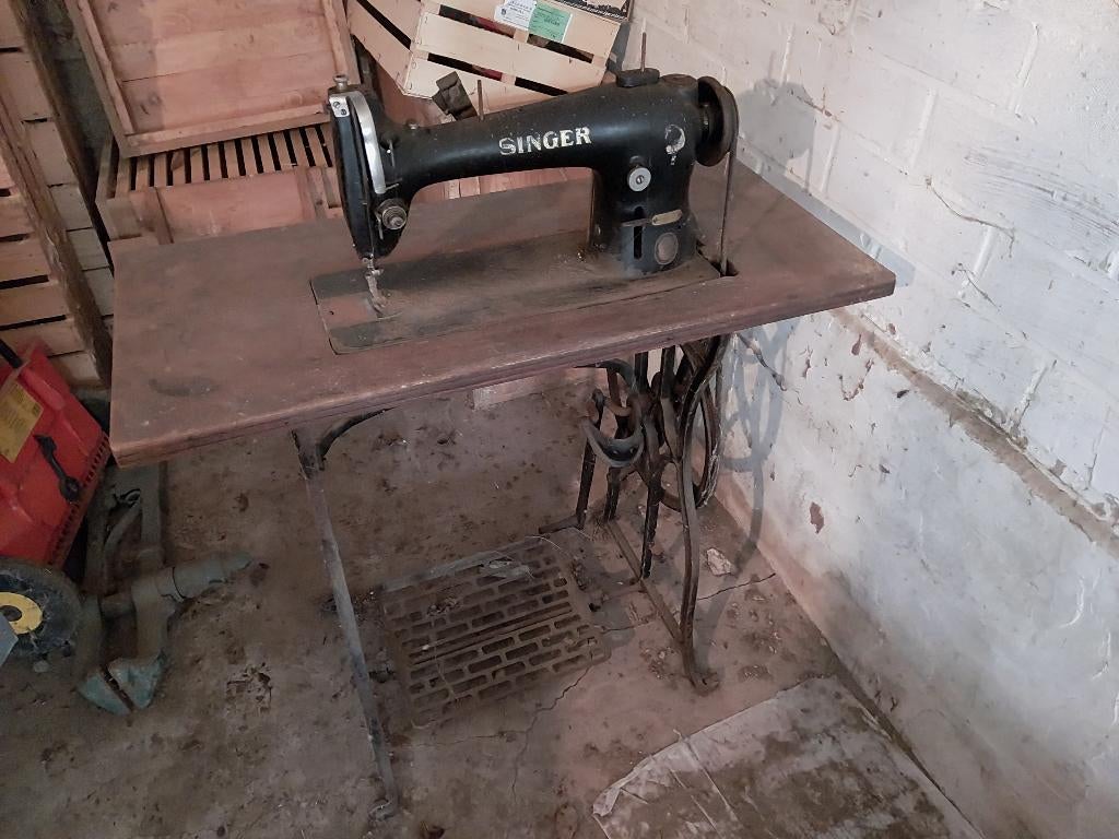 Oude singer naaimachine, Ophalen