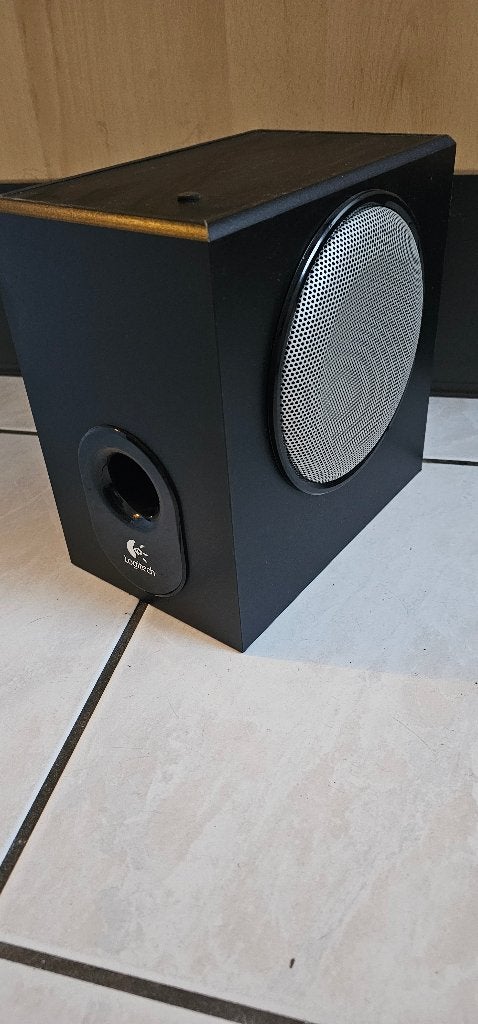 Logitech X-230 Subwoofer zonder luidsprekers, Ophalen, Gebruikt
