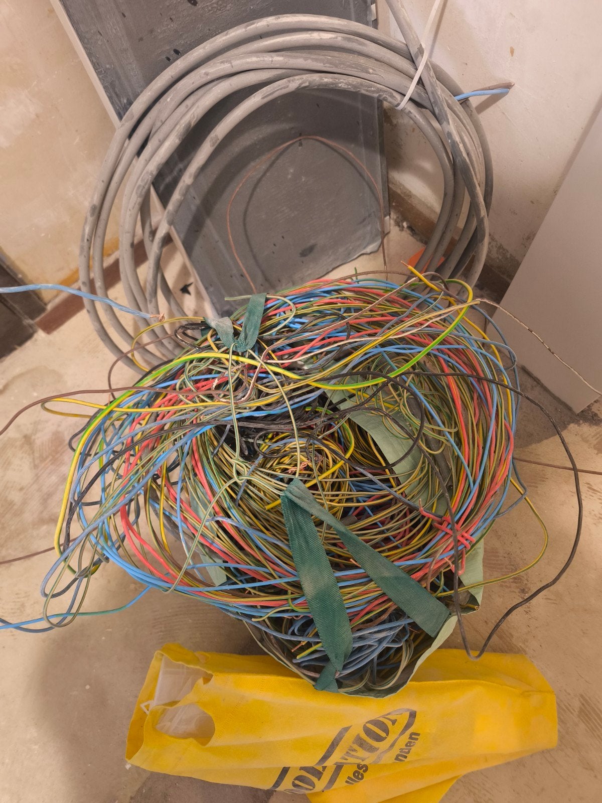 vob en voedingkabels, Doe-het-zelf en Bouw, Elektriciteit en Kabels, Ophalen
