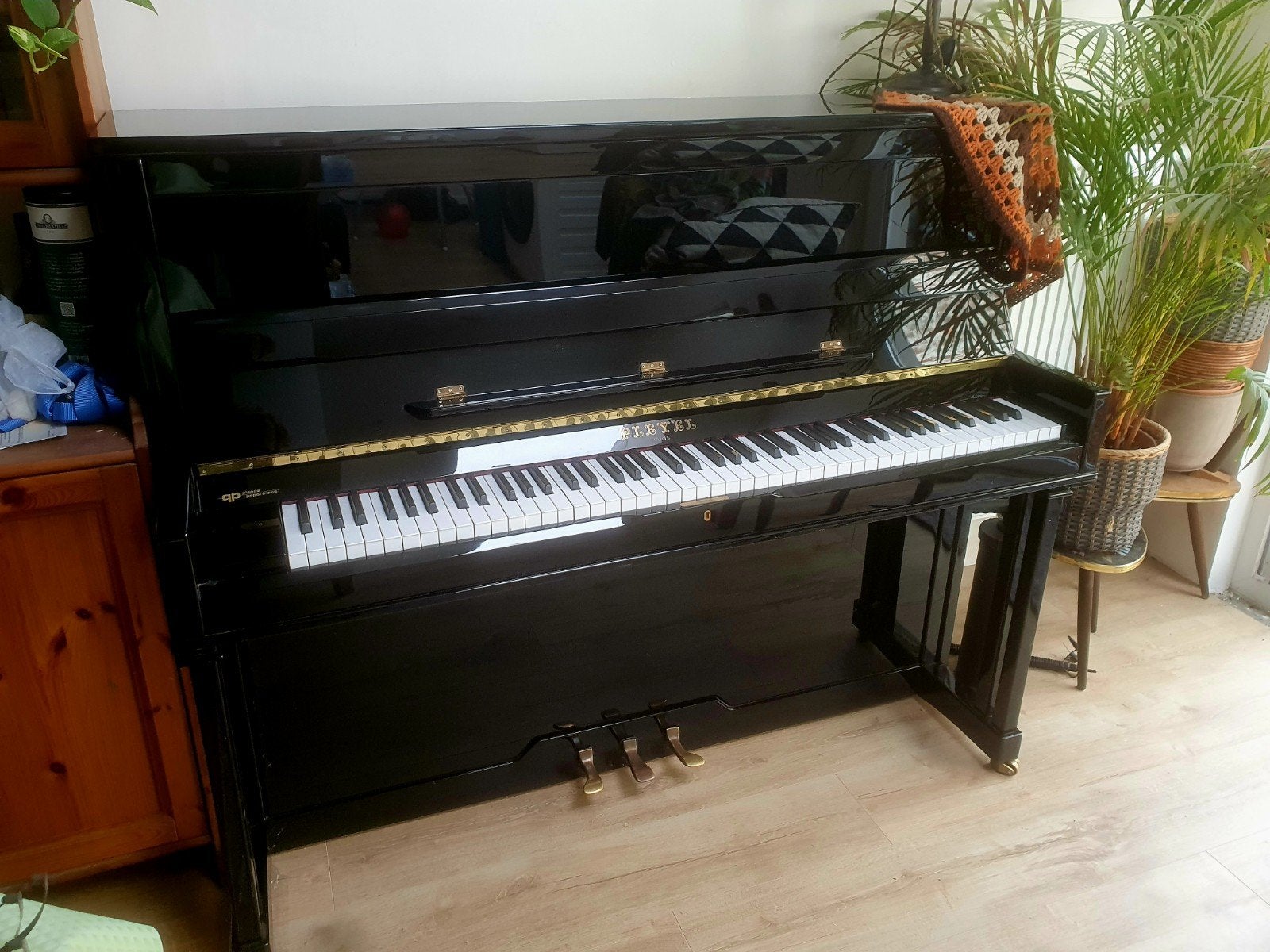 Buffetpiano Pleyel P130 nieuwstaat, Muziek en Instrumenten, Ophalen, Zwart, Zo goed als nieuw, Piano