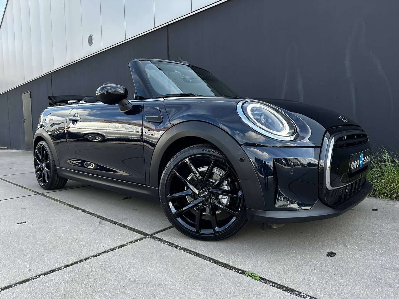 MINI Cooper Cabrio 1.5A *AUT.*LEDER*HK SOUND*HUD*CAMERA*LED, 4 zetels, Cabriolet, Zwart, Head-up Display