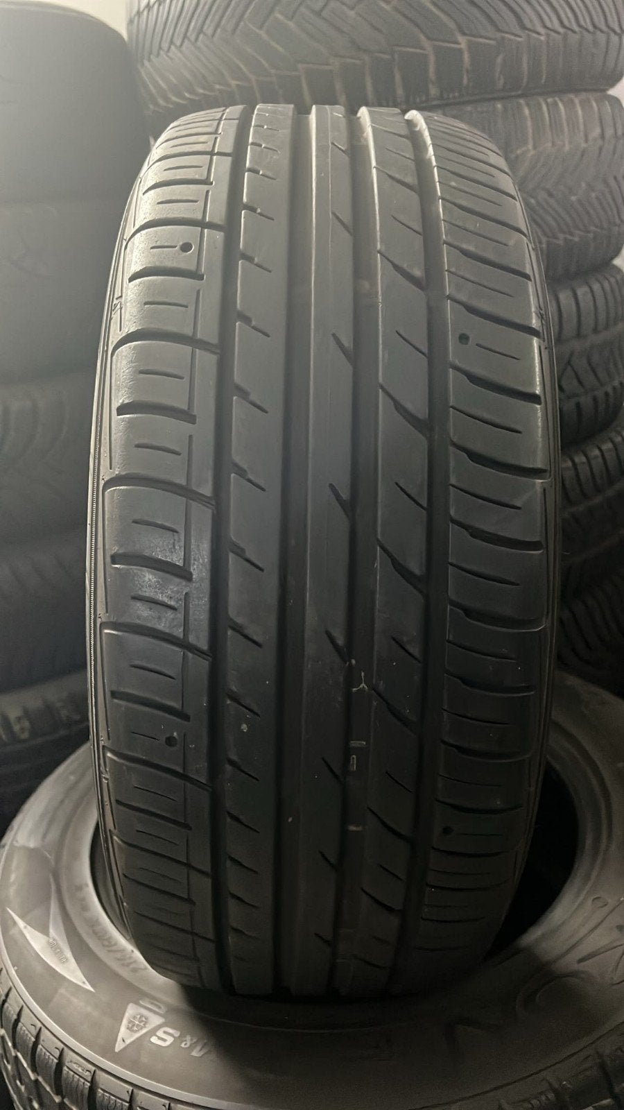 22555r16 225 55 r16 225/55/16 Falken leasing presque nouveau