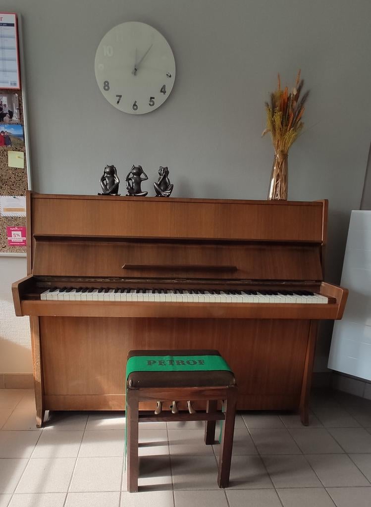 Petrof piano P114 Klasik, Muziek en Instrumenten, Piano's, Piano, Ophalen