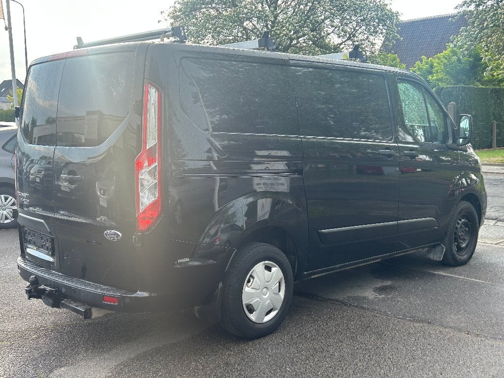 Ford Transit Custom 2.0D 2022, 114.030km, 1e eigen. BTW incl, Auto's, https://public.car-pass.be/vhr/6e12cbf1-a3cb-4eb8-930a-1381ad3e7444