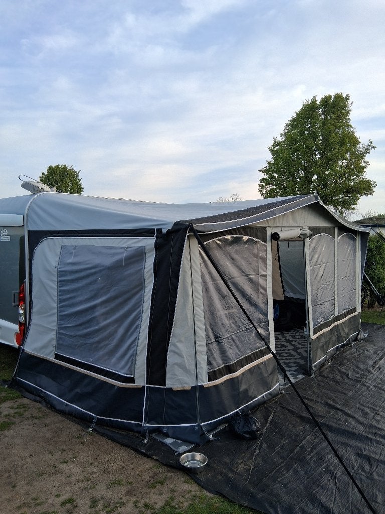 caravane burstner, Grand lit, Jusqu'à 4, 6 à 7 mètres, Particulier