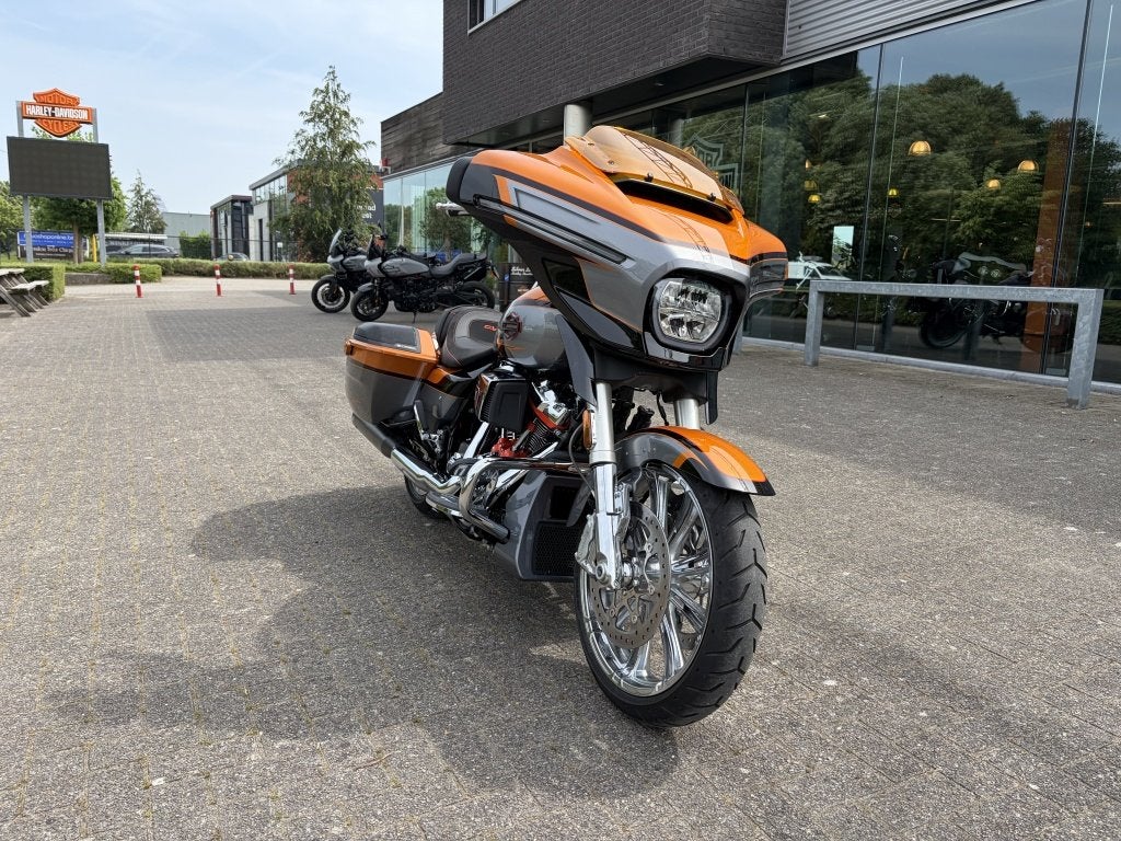 Harley-Davidson CVO Street Glide, Motos, Occasion, 1988 cm³, Autre, Manuelle