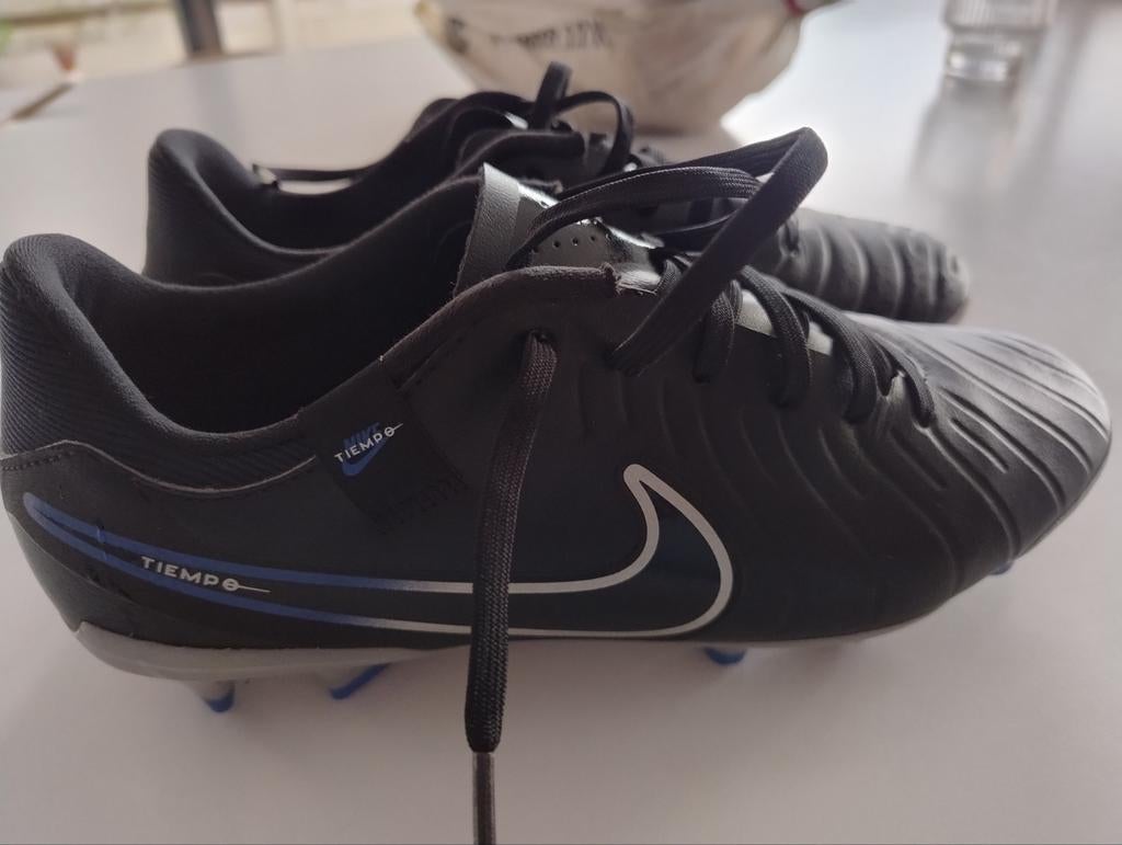 Nike Tiempo voetbalschoen maat 40, Sport en Fitness, Voetbal, Ophalen