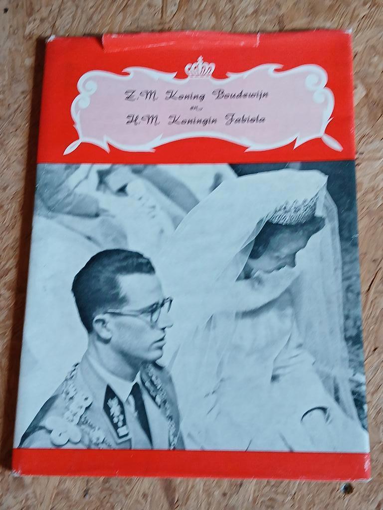 Boek koning Boudewijn en Koningin Fabiola, Verzamelen, Ophalen, Gebruikt, Tijdschrift of Boek