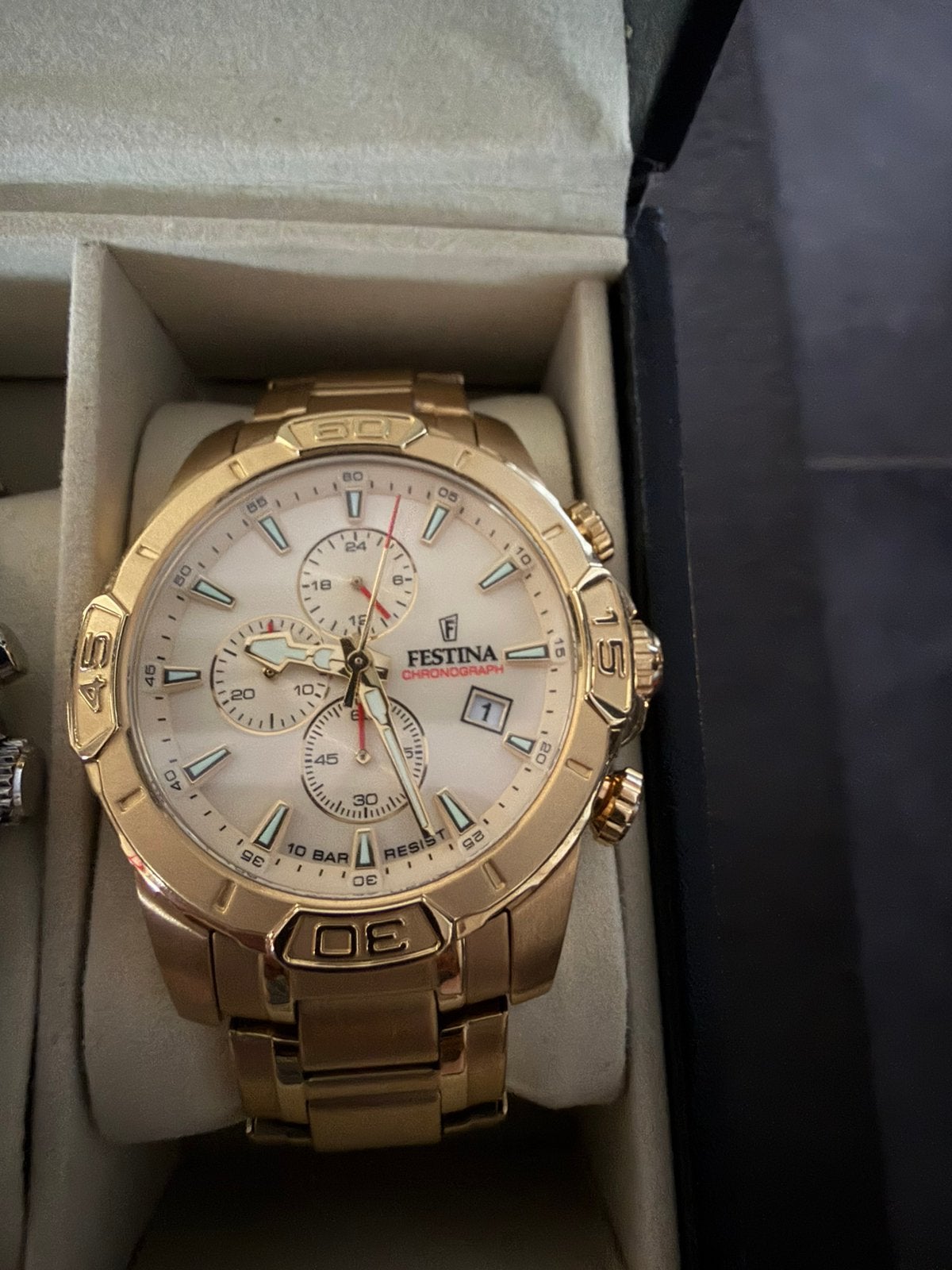 festina alemaal nieuw, Enlèvement, Comme neuf