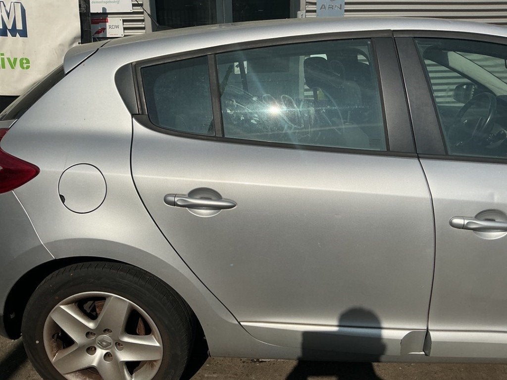 PORTE DROITE ARRIÈRE Renault Megane III Berline (BZ), Renault, Utilisé, Peter-Huppertz-Straße 5
51063  Köln, DE, Porte