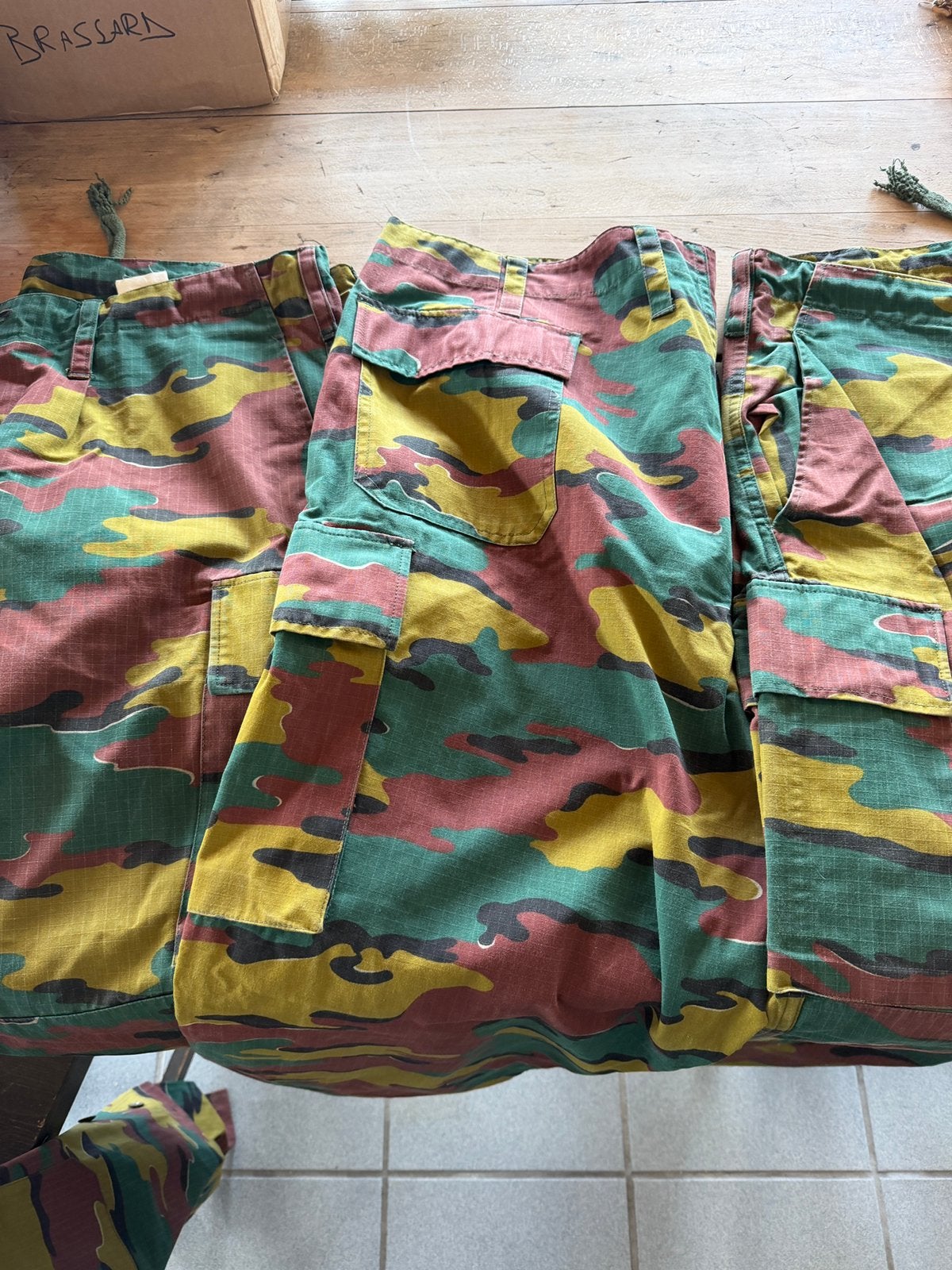 3 pantalons militaire Belge xl en lot, Collections, Enlèvement