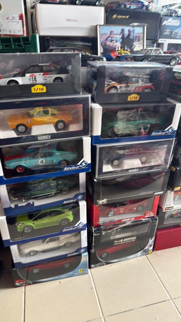 1:18 Miniatuur verzamelwagen van Modelauto, Hobby en Vrije tijd, Ophalen of Verzenden, Auto