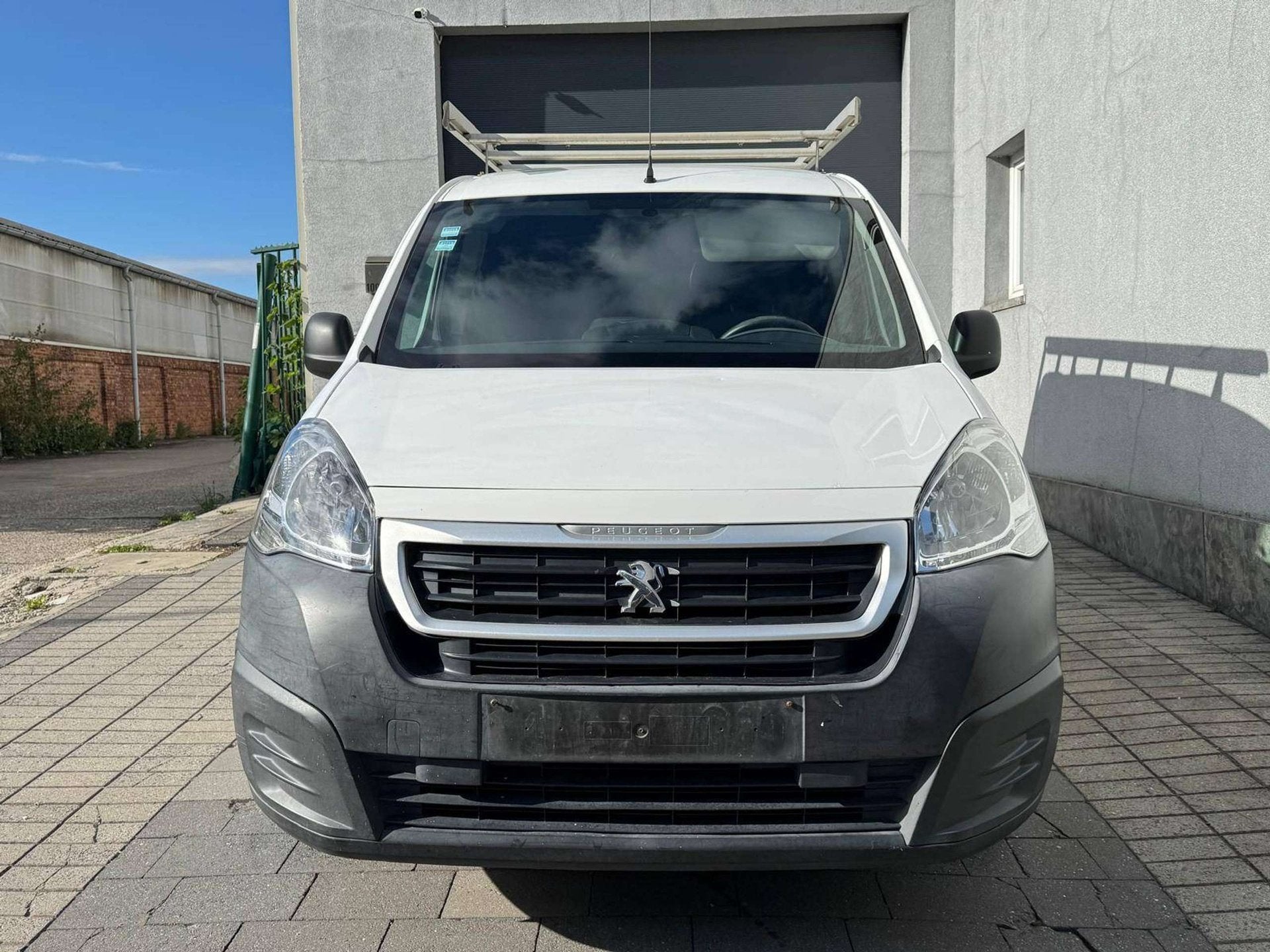 Peugeot Partner 1.6 BlueHDi L2H1 Pro 121 LICHTE VRACHT EURO, Auto's, Gebruikt, Euro 6, 4 cilinders, Wit