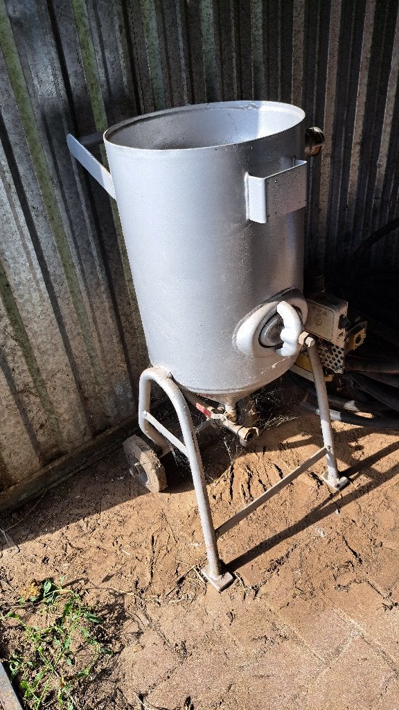 Zandstraalketel darmen en compressor 1000L, Doe-het-zelf en Bouw, Compressors, Ophalen, Gebruikt, 800 liter/min of meer, 6 tot 10 bar
