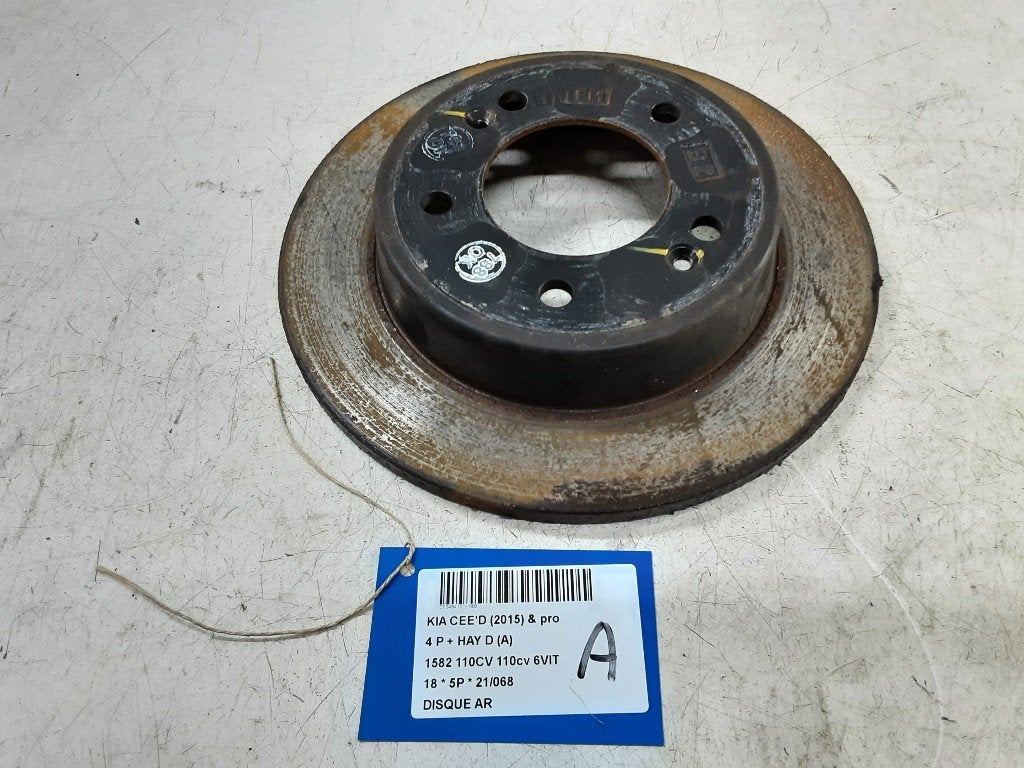 REMSCHIJF ACHTER Kia Cee'd (JDB5) (01-2012/07-2018), Info@kia.de, Theodor-Heuss-Allee 11
60486  Frankfurt am Main, DE, Kia Deutschland GmbH
