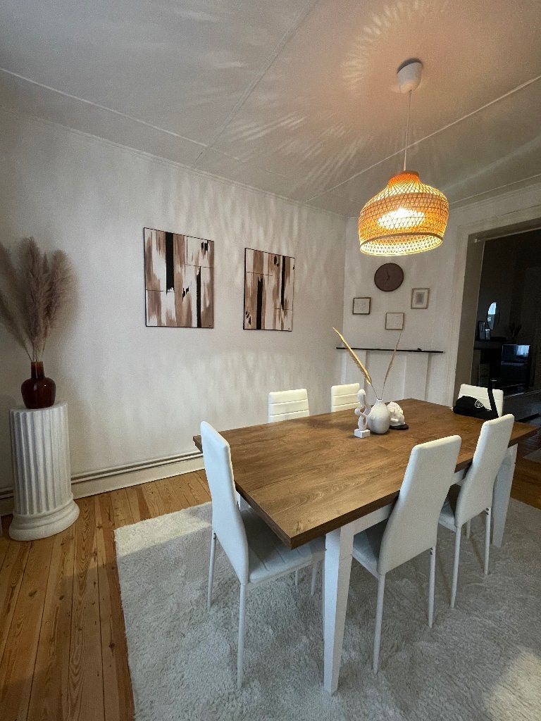 Table + chaises ( Bruxelles ), Utilisé, 50 à 100 cm, Rectangulaire, 200 cm ou plus