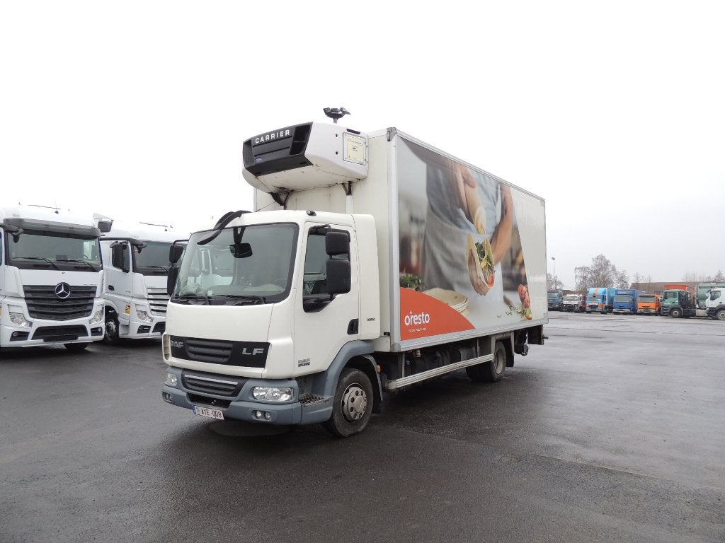 daf lf 45.220 koelwagen frigo laadklep 2011 euro 5, Auto's, Vrachtwagens, Achterwielaandrijving, Wit, Bedrijf, Te koop