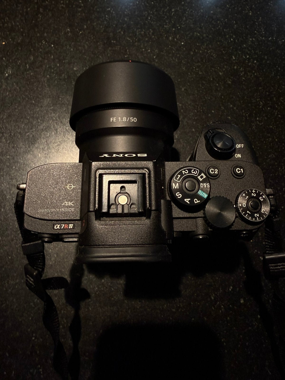 Sony A7R IV 61MP + FE 50mm f/1.8 + Grip batterie, Enlèvement, Comme neuf, Batterie, Sony