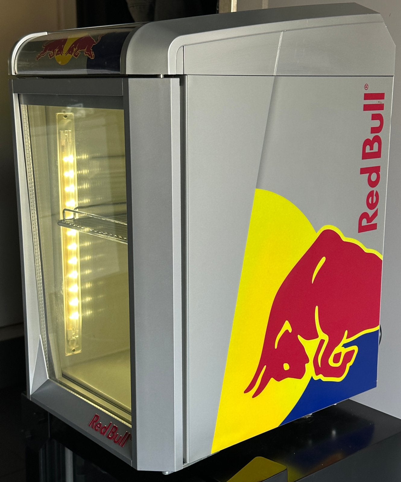 Réfrigérateur Red Bull, Enlèvement, Utilisé