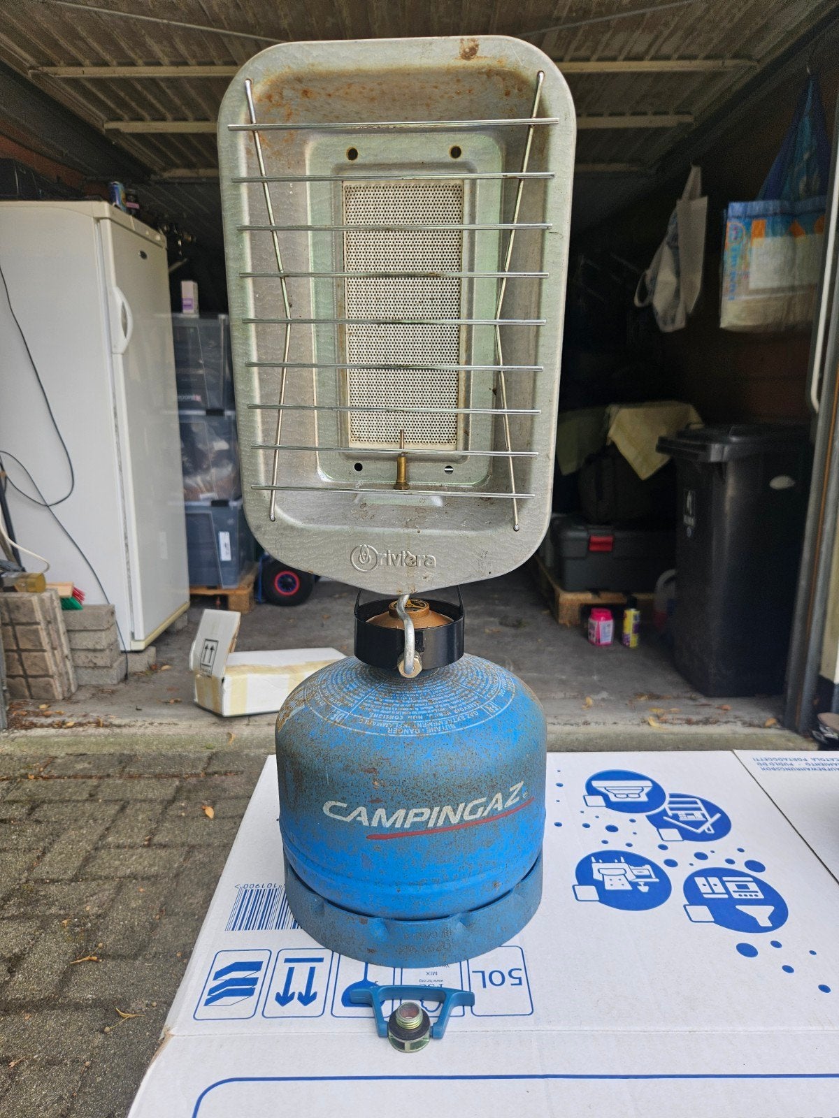 Campingaz verwarming, Ophalen